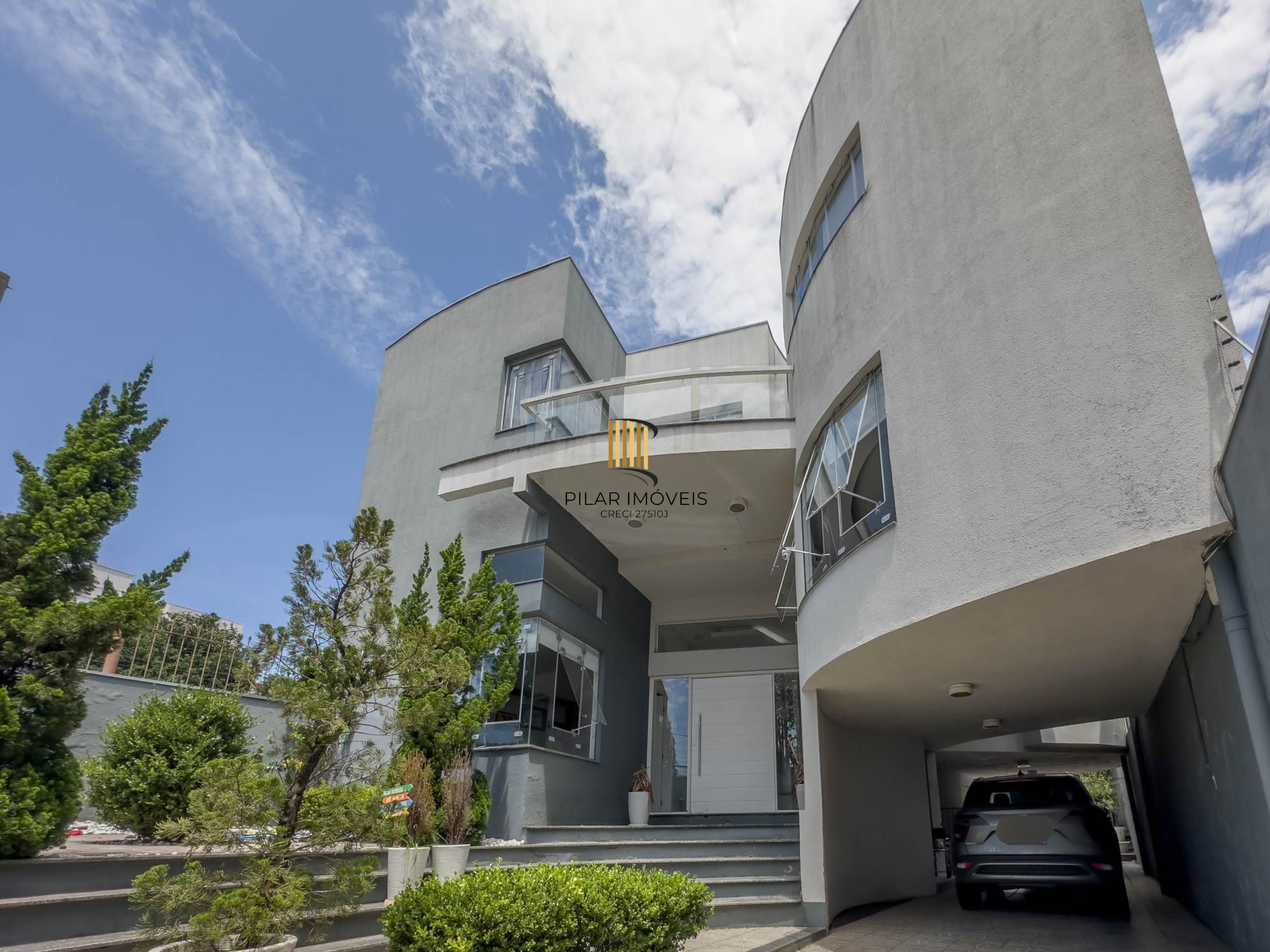 Casa Alto Padrão 3 dormitórios, 2 suítes, 4 banheiros, 4 vagas/box, Bairro Santo Antonio em Porto Alegre RS