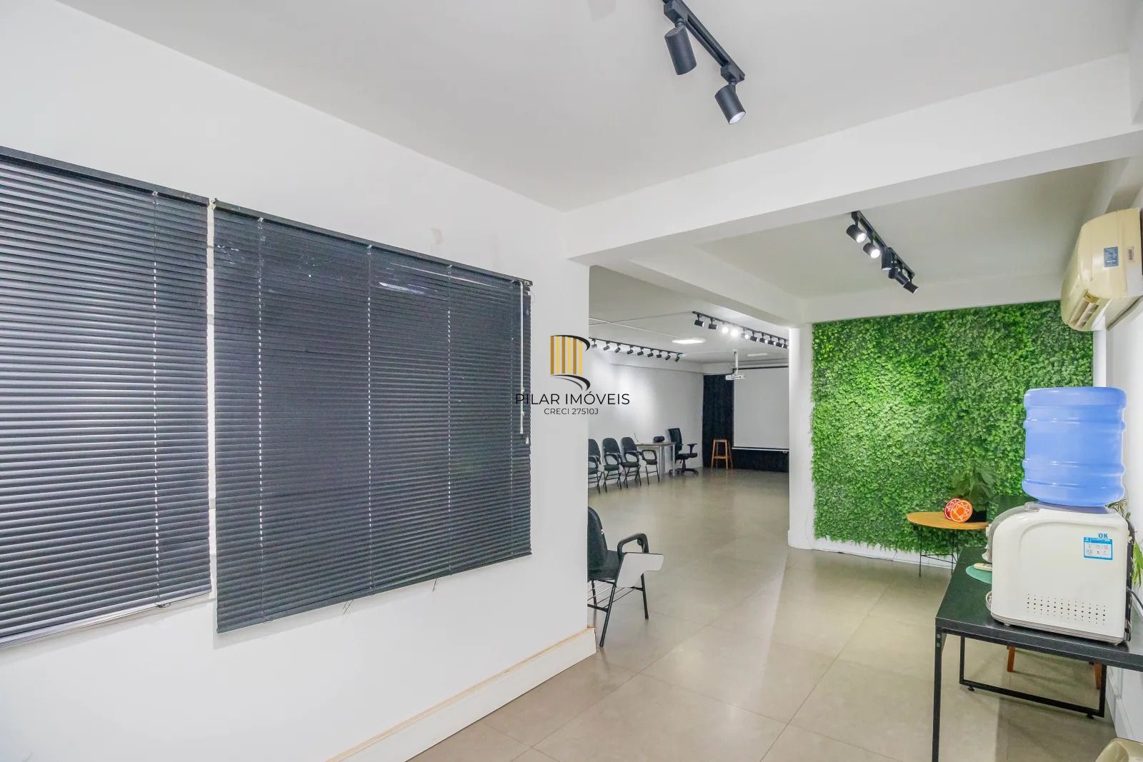 Casa a venda, 4 quartos, 2 vagas, 4 banheiros, Bairro Chacara das Pedras, em Porto Alegre/RS