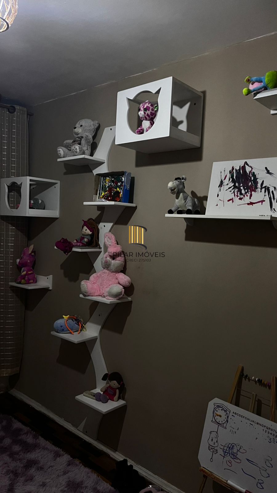 Apartamento 2 quartos, c/móveis planejado, refrigerador e máq. de lavar, sol da manhã,