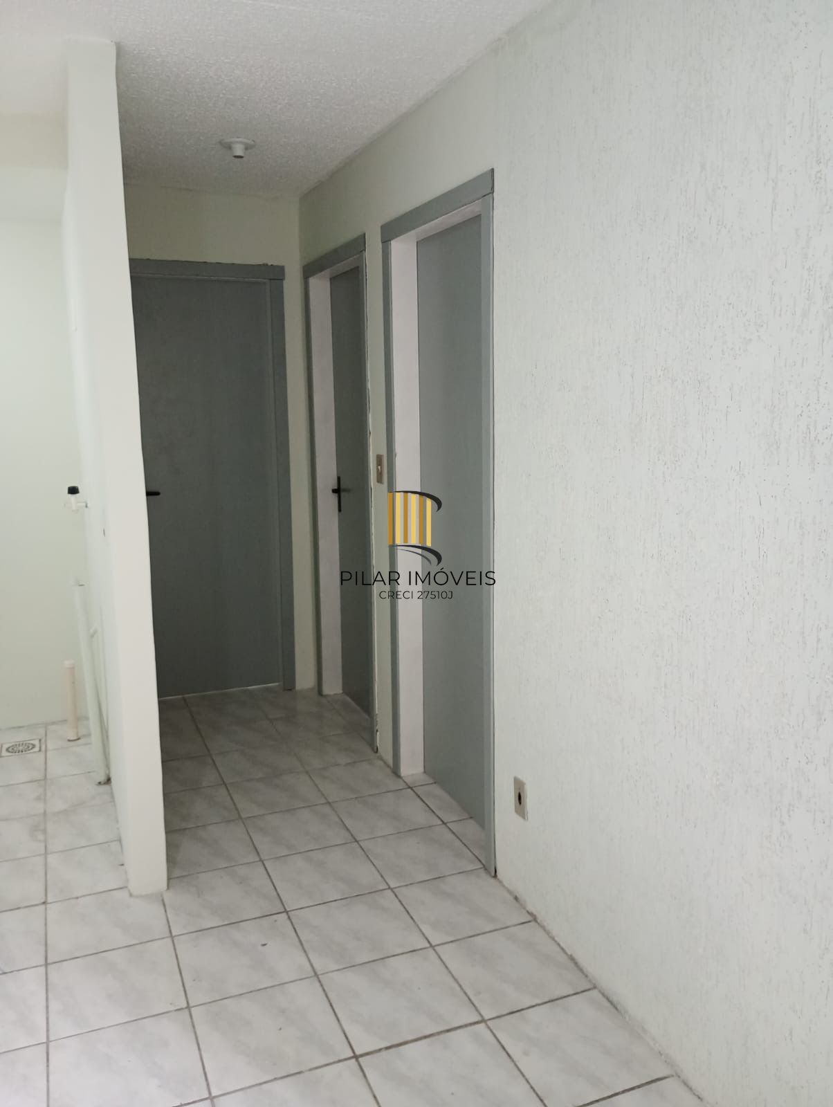 EXCELENTE APARTAMENTO COM DOIS DORMITÓRIOS, NO BAIRRO PINHEIRO, aproveite!!