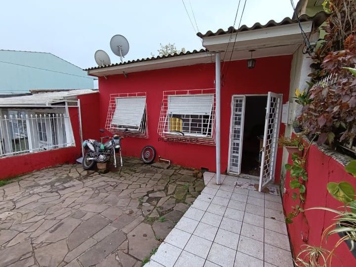 Casa com 3 quartos/dormitorios, vaga/ box garagem, no Bairro Aparício Borges, em Porto Alegre/RS
