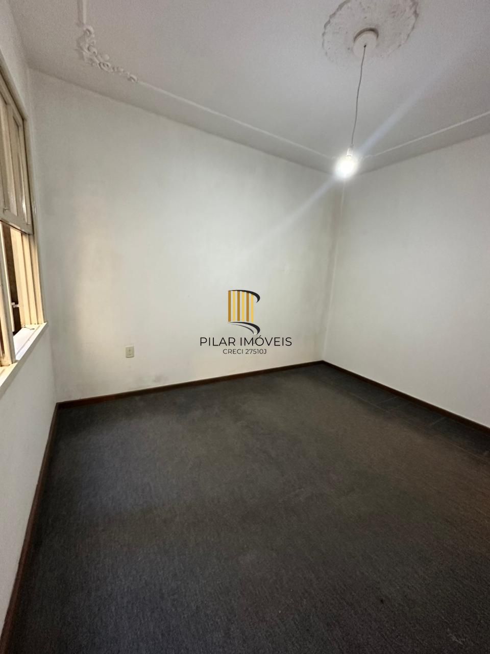 Apartamento 2 dormitórios a venda no Bairro Moinhos de Vento em Porto Alegre RS