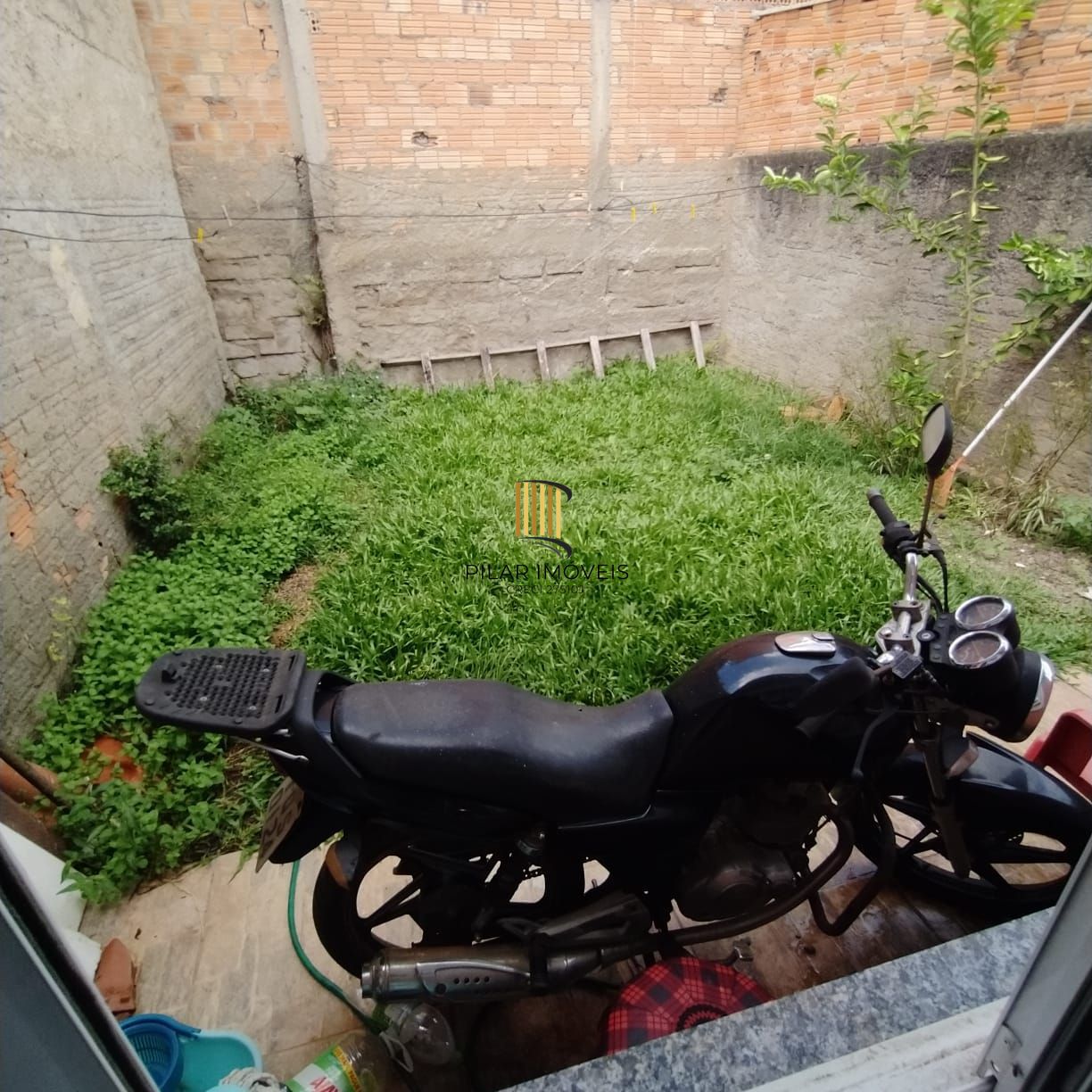 Casa 2 quartos, 2 vagas, portão de correr com motor, pátio, próximo ao Carrefour Viamão.