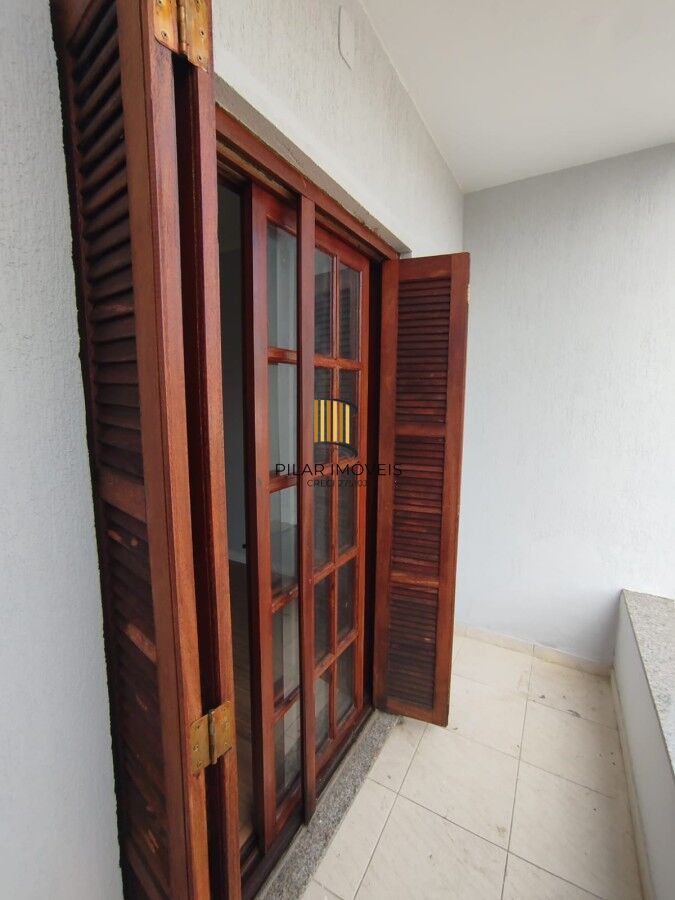 Sobrado triplex com 142m² -  apenas R$ 2.500,00 m² - aceita FGTS/FInanciamento
