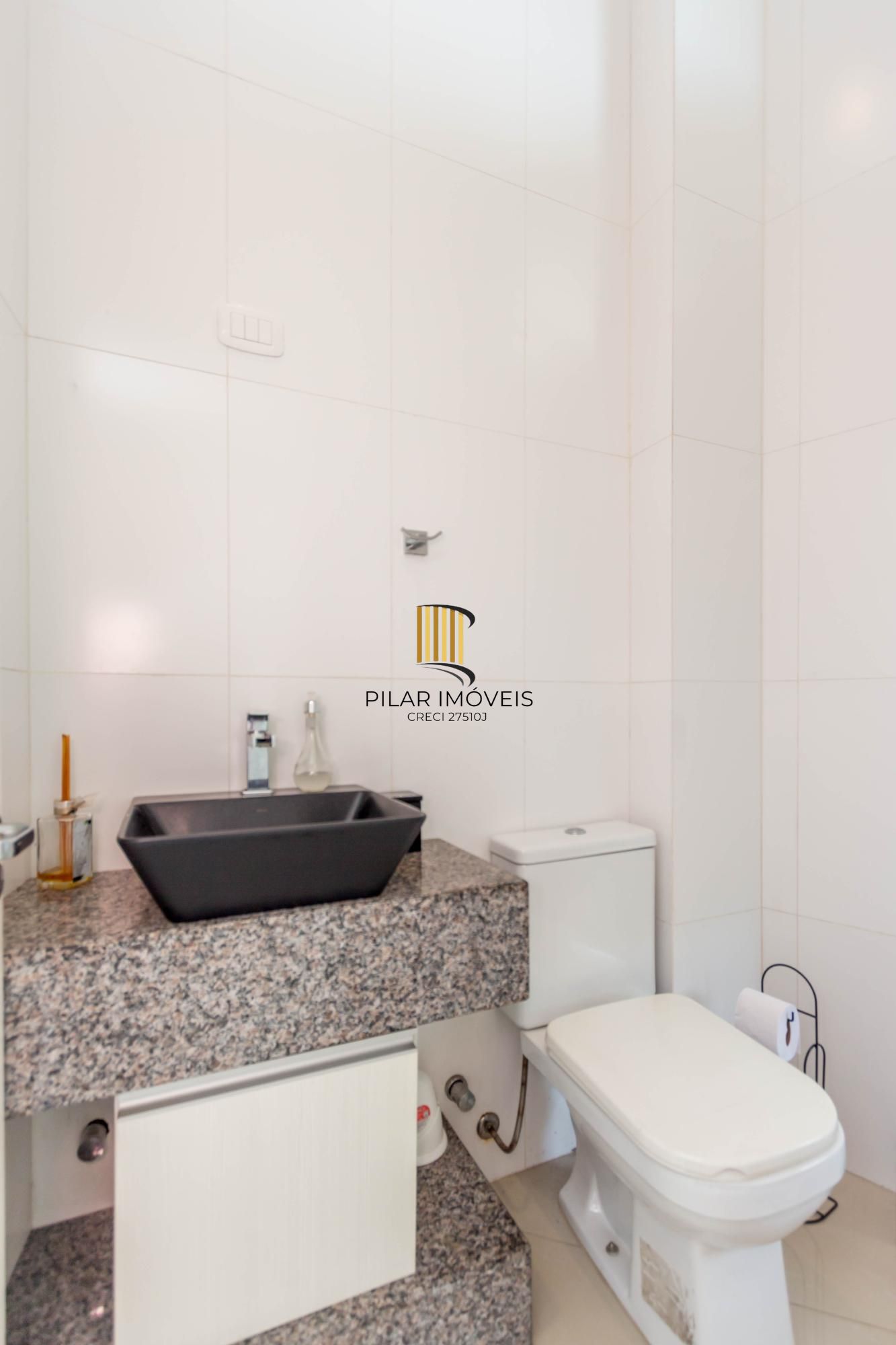 Casa Alto Padrão 3 dormitórios, 2 suítes, 4 banheiros, 4 vagas/box, Bairro Santo Antonio em Porto Alegre RS