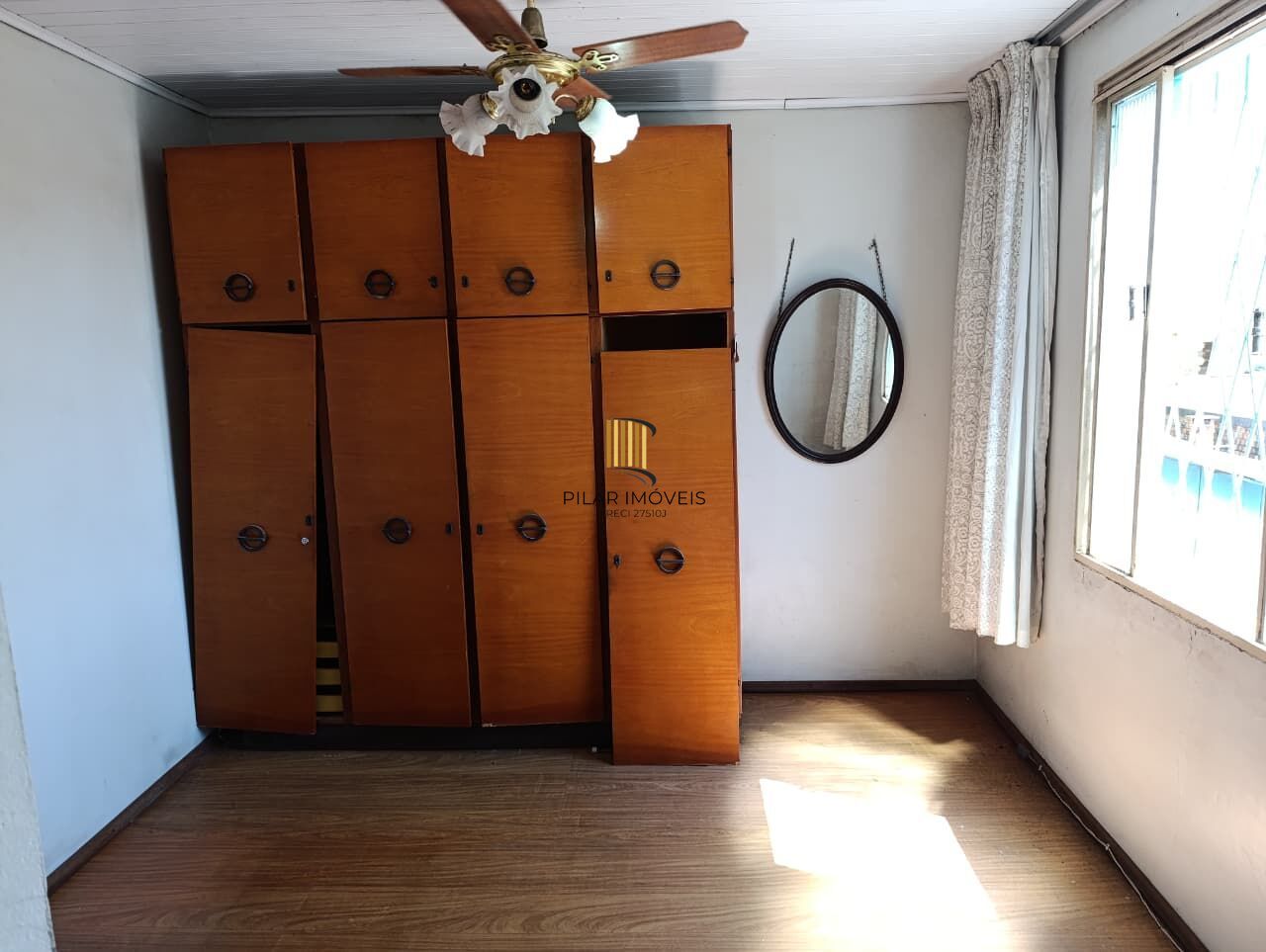 Amplo terreno com 2 e 3 casas no Bairro Jardim Carvalho em Porto Alegre/RS. Excelente oportunidade para moradia ou investimento!