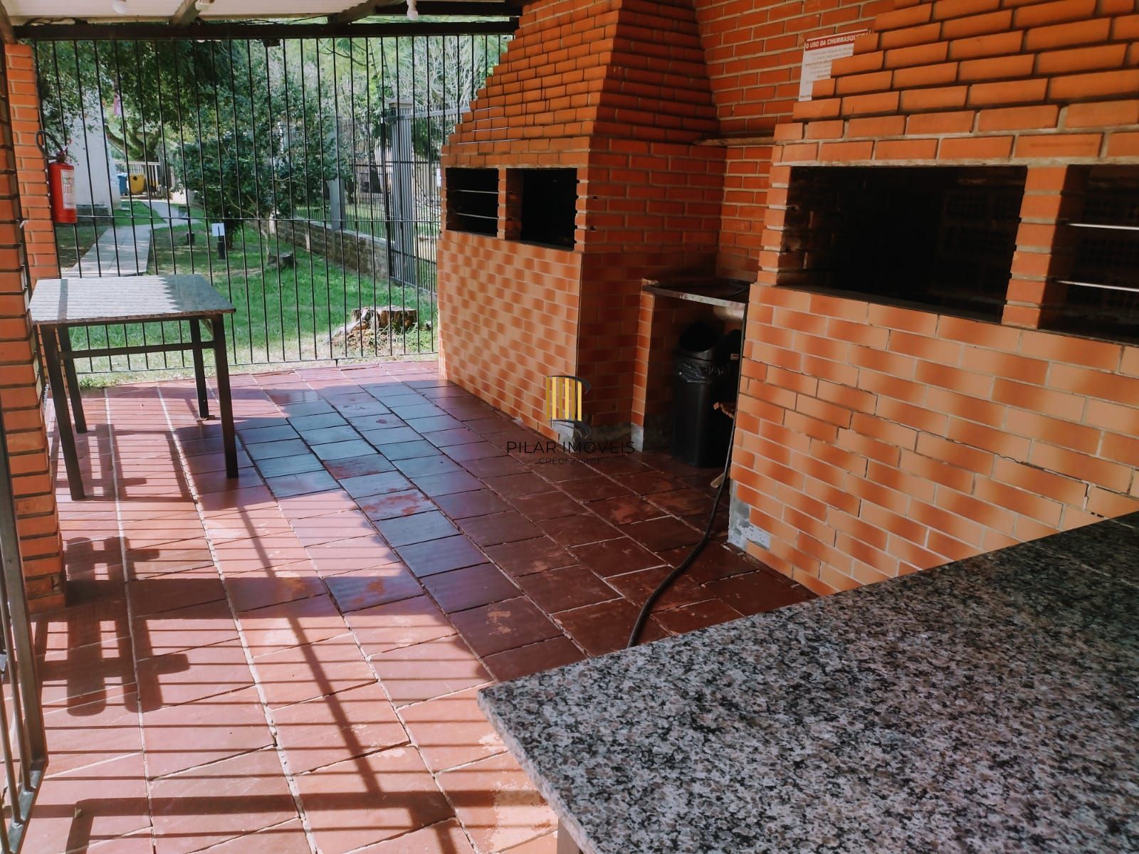 Apartamento 2 quartos, c/móveis planejado, refrigerador e máq. de lavar, sol da manhã,