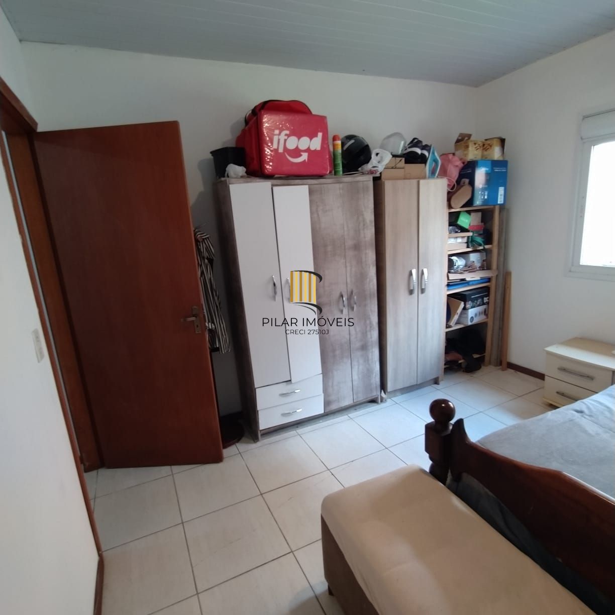 Casa 2 quartos, 2 vagas, portão de correr com motor, pátio, próximo ao Carrefour Viamão.