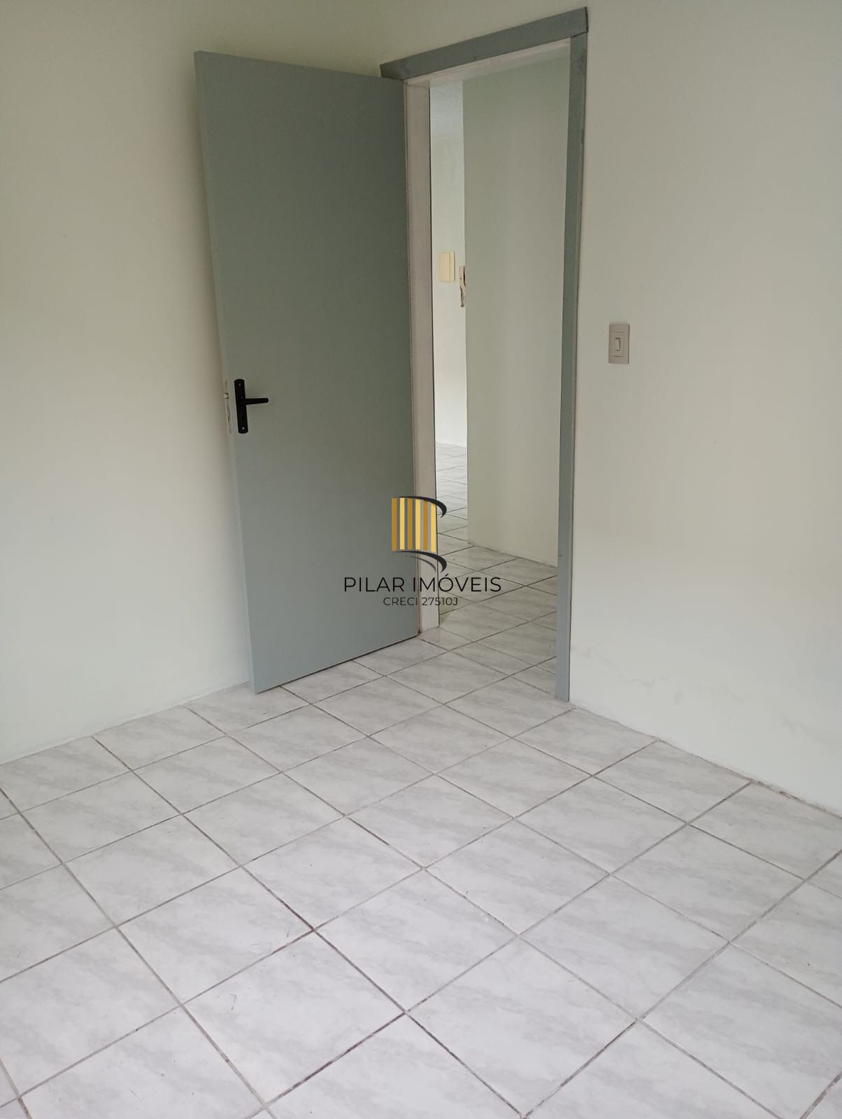 EXCELENTE APARTAMENTO COM DOIS DORMITÓRIOS, NO BAIRRO PINHEIRO, aproveite!!