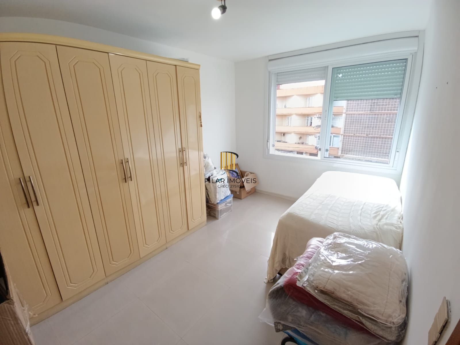 Apartamento 2 quartos, ótima posição solar, REFORMADO, Semi MOBILIADO e ótima localização! no Bairro Santo Antonio / Santana, em Porto Alegre RS