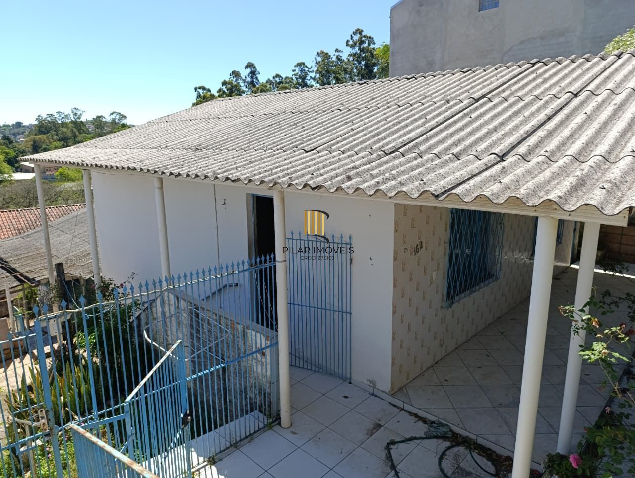 Amplo terreno com 2 e 3 casas no Bairro Jardim Carvalho em Porto Alegre/RS. Excelente oportunidade para moradia ou investimento! - Pilar Imóveis