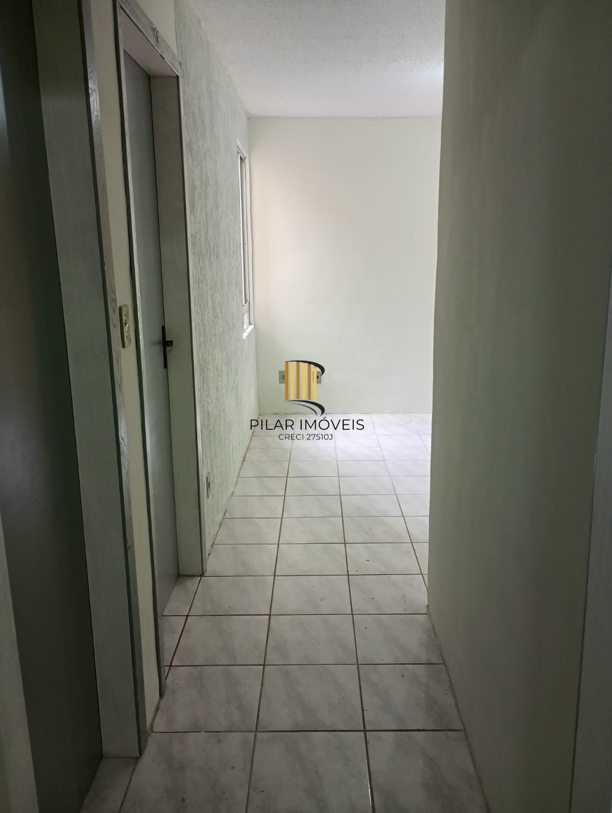 EXCELENTE APARTAMENTO COM DOIS DORMITÓRIOS, NO BAIRRO PINHEIRO, aproveite!!
