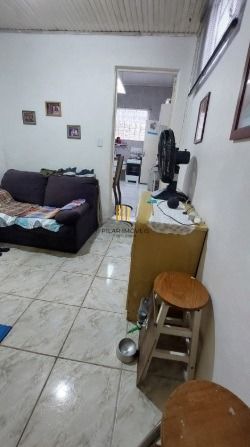 Ótima casa c/3 quartos, suite, 2 vagas e 120m², próximo á Igreja São Jorge