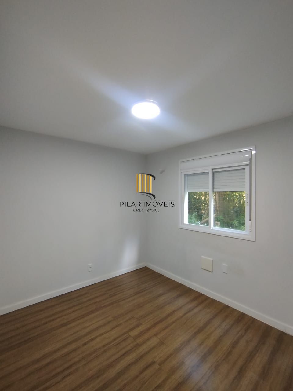 Um pedacinho do interior dentro de Porto Alegre - 2dorm com Pátio Gigante