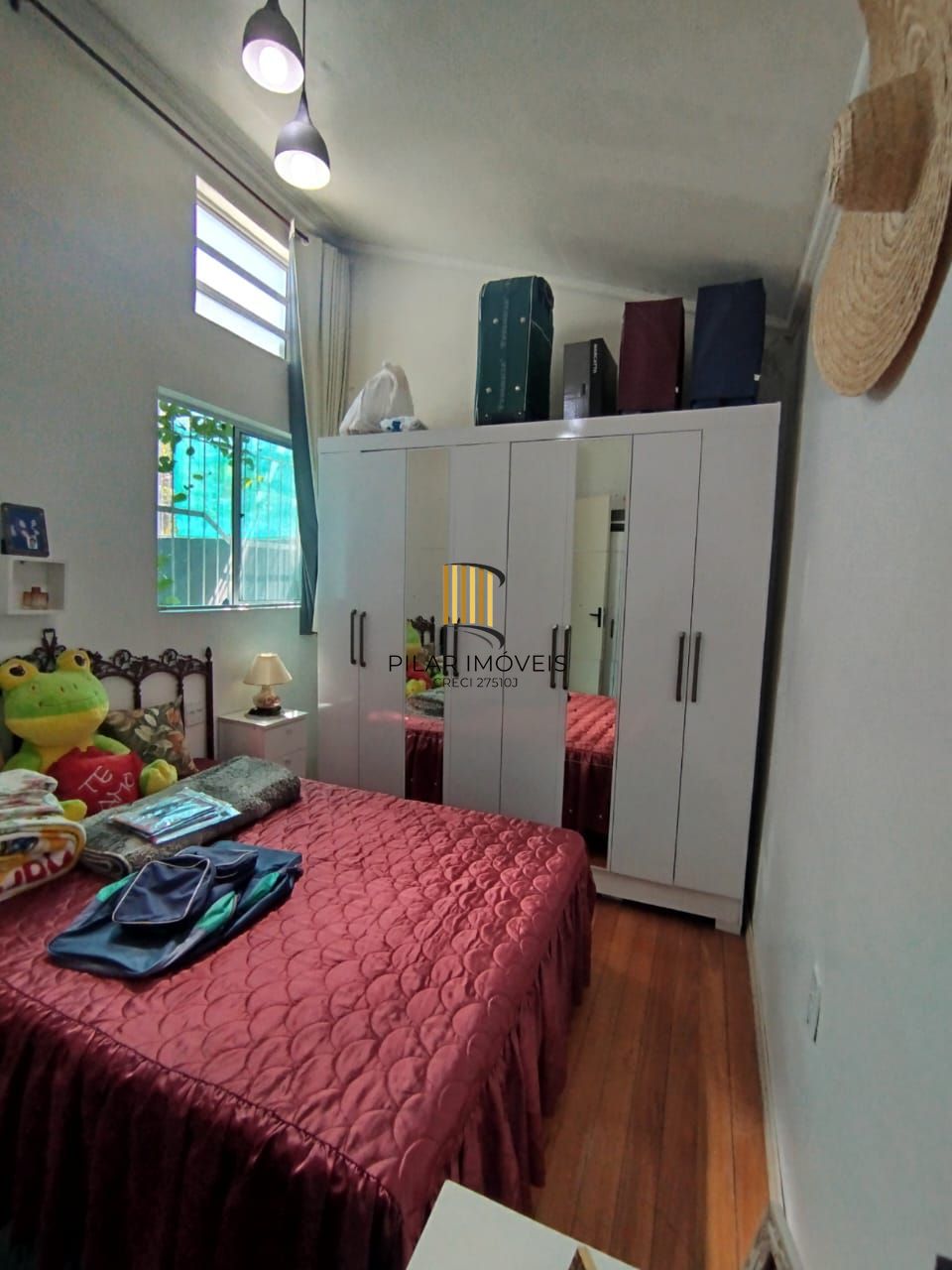 Ótima casa c/3 quartos, suite, 2 vagas e 120m², próximo á Igreja São Jorge