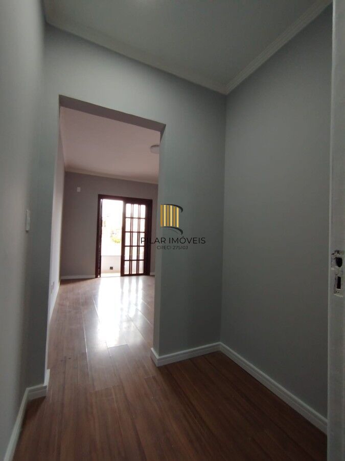 Sobrado triplex com 142m² -  apenas R$ 2.500,00 m² - aceita FGTS/FInanciamento