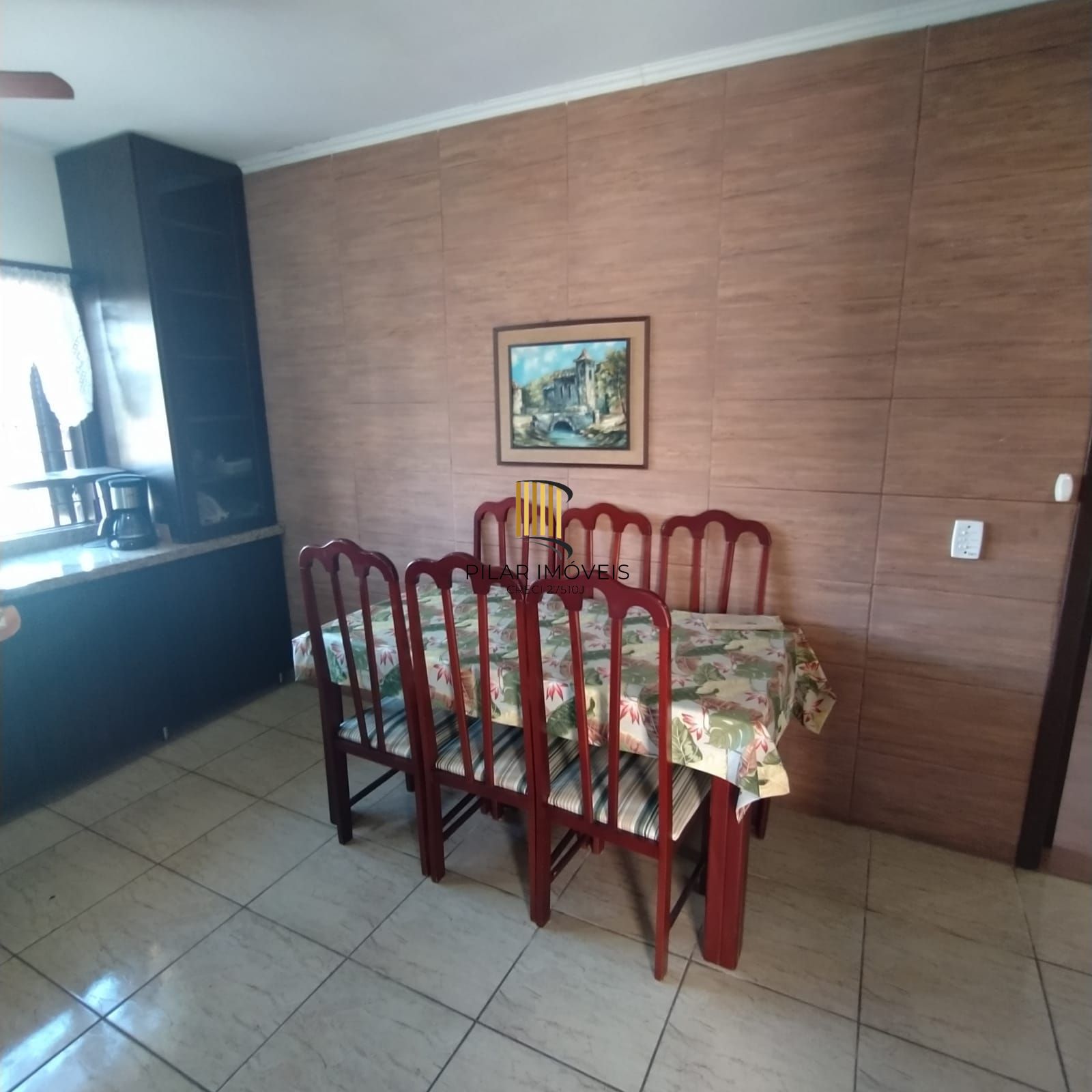 Casa 2 quartos, suíte, cozinha grande, lavanderia, aquecimento a gas, pátio grande