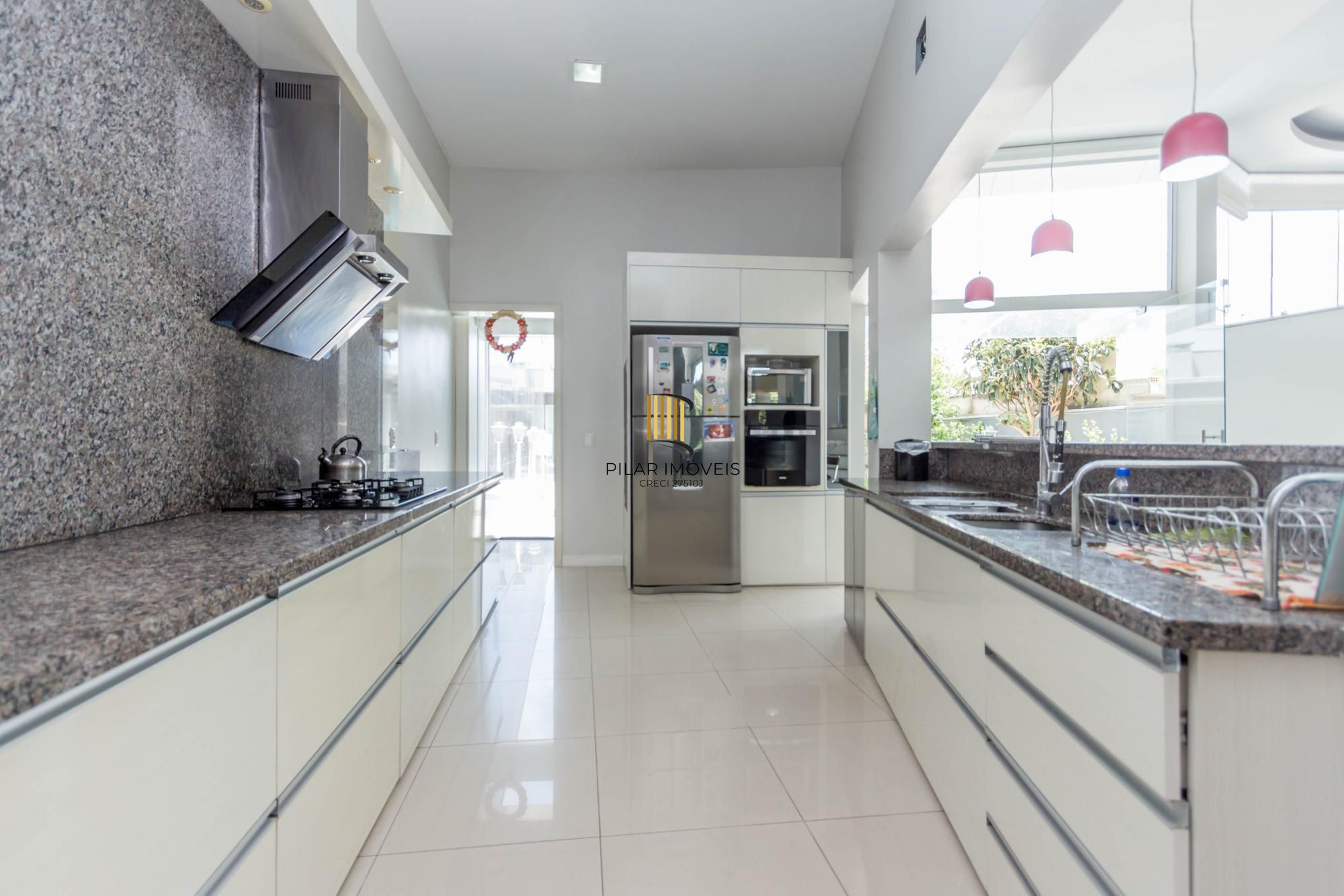 Casa Alto Padrão 3 dormitórios, 2 suítes, 4 banheiros, 4 vagas/box, Bairro Santo Antonio em Porto Alegre RS