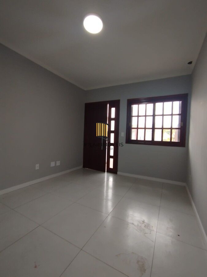 Sobrado triplex com 142m² -  apenas R$ 2.500,00 m² - aceita FGTS/FInanciamento