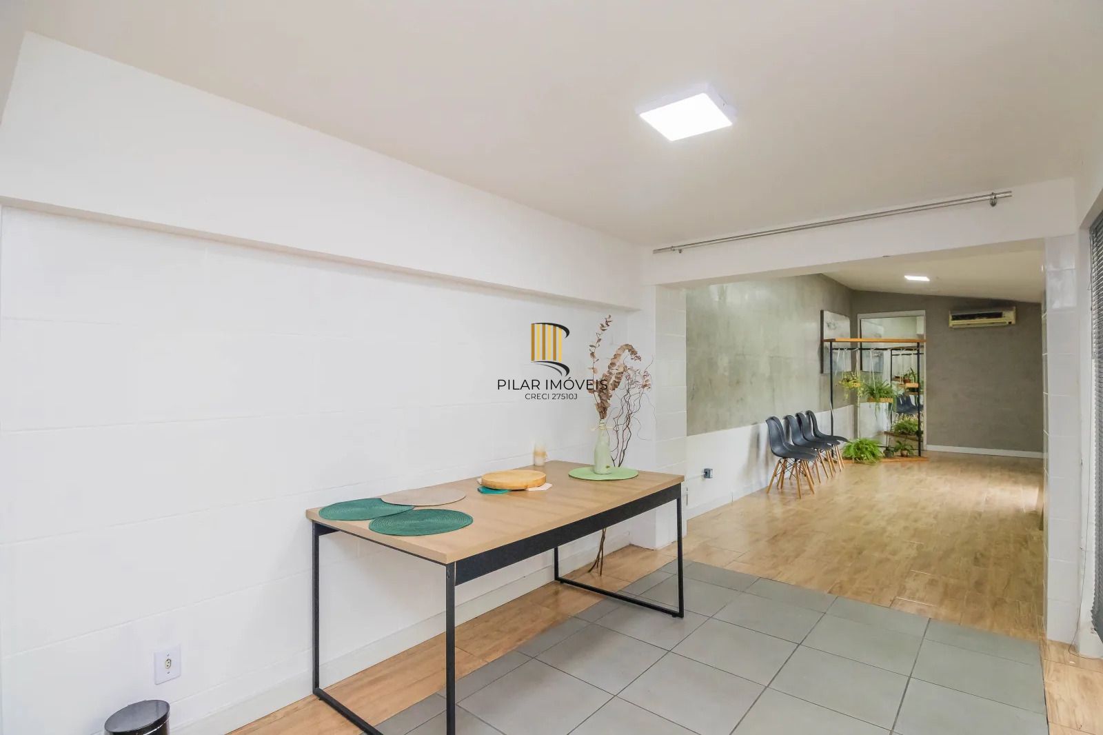 Casa a venda, 4 quartos, 2 vagas, 4 banheiros, Bairro Chacara das Pedras, em Porto Alegre/RS