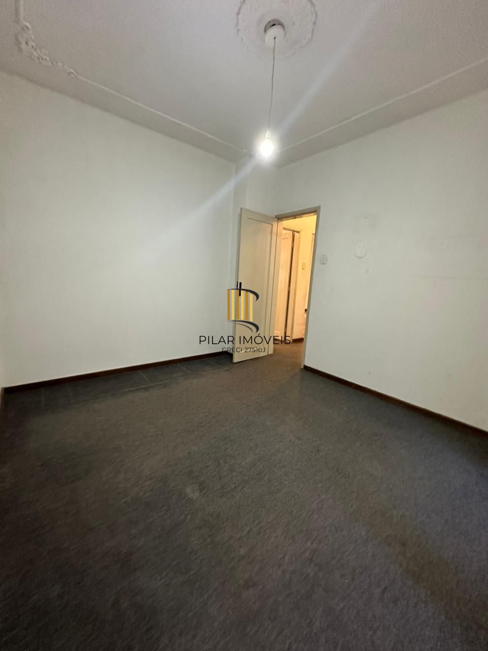 Apartamento 2 dormitórios a venda no Bairro Moinhos de Vento em Porto Alegre RS