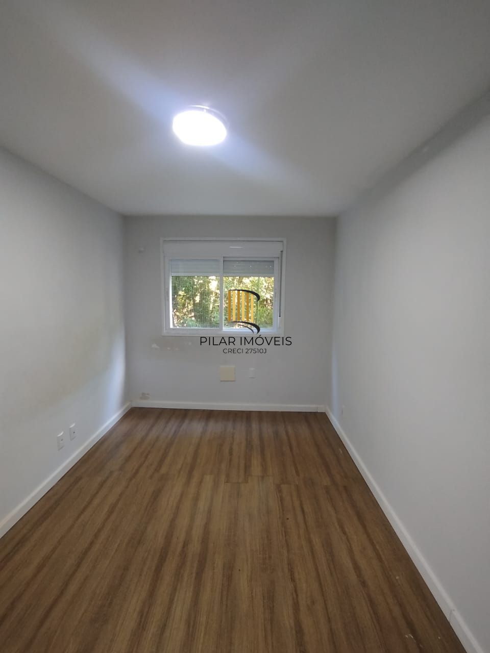 Um pedacinho do interior dentro de Porto Alegre - 2dorm com Pátio Gigante