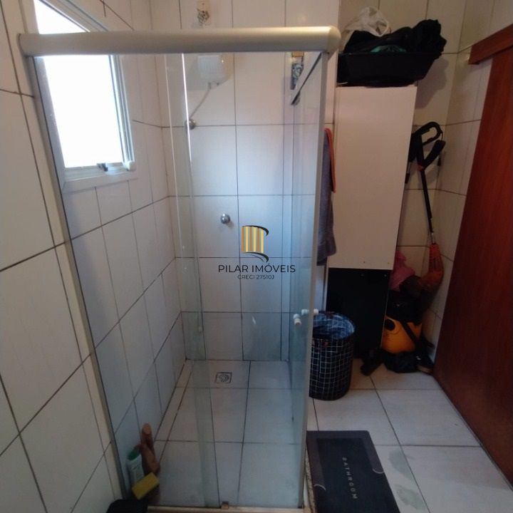 Casa 2 quartos, 2 vagas, portão de correr com motor, pátio, próximo ao Carrefour Viamão.