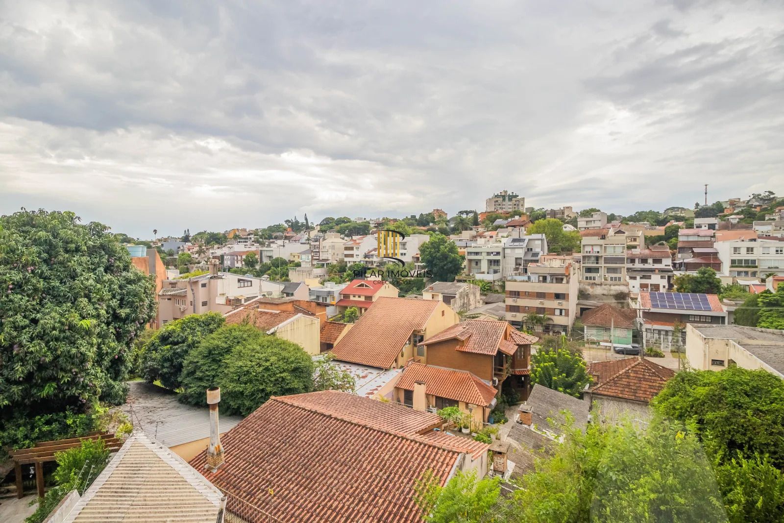 Casa a venda, 4 quartos, 2 vagas, 4 banheiros, Bairro Chacara das Pedras, em Porto Alegre/RS