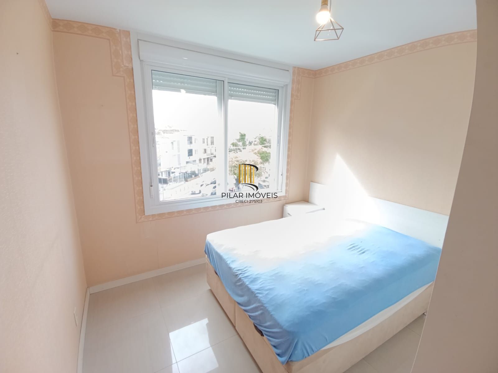 Apartamento 2 quartos, ótima posição solar, REFORMADO, Semi MOBILIADO e ótima localização! no Bairro Santo Antonio / Santana, em Porto Alegre RS