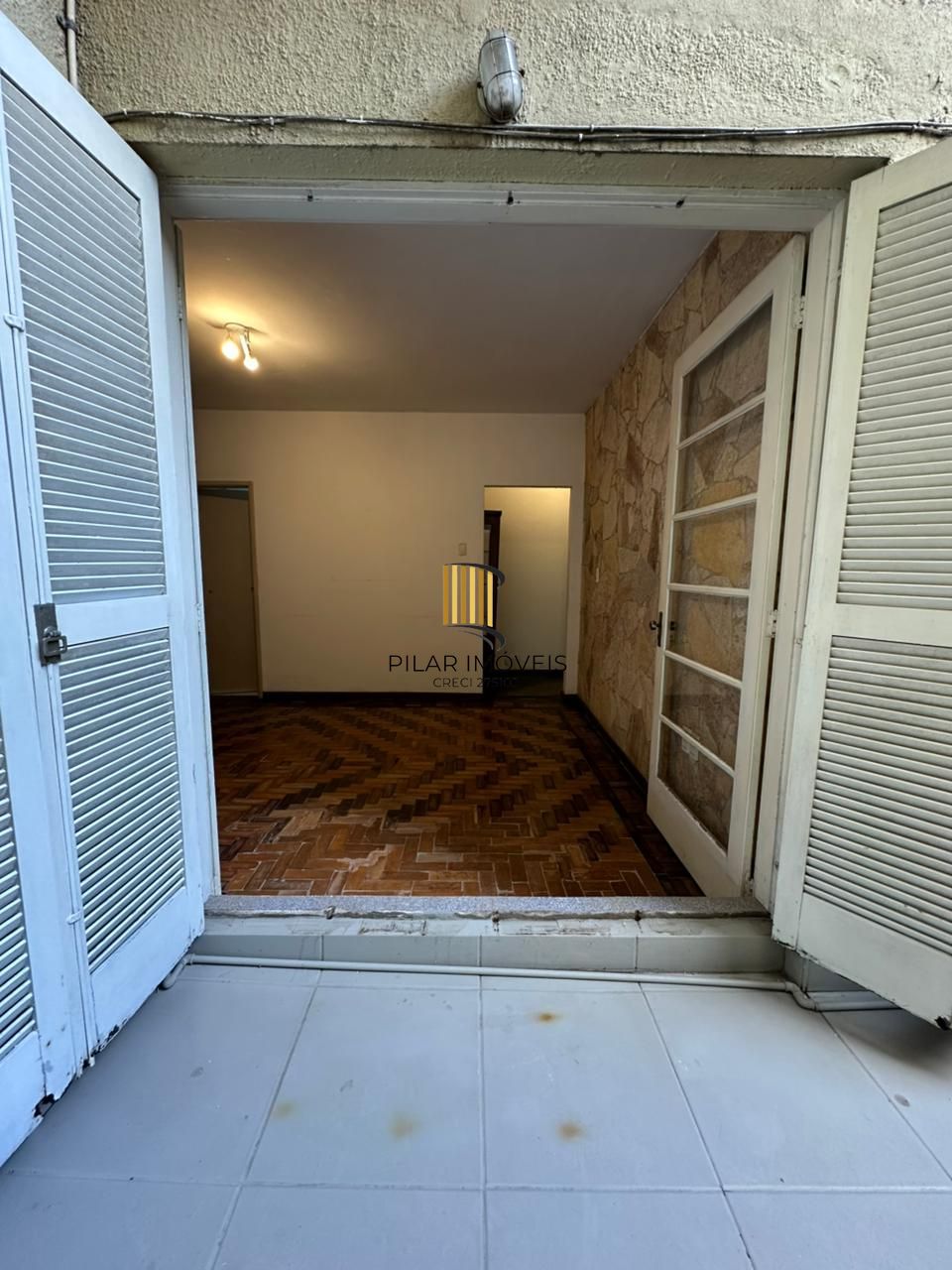 Apartamento 2 dormitórios a venda no Bairro Moinhos de Vento em Porto Alegre RS