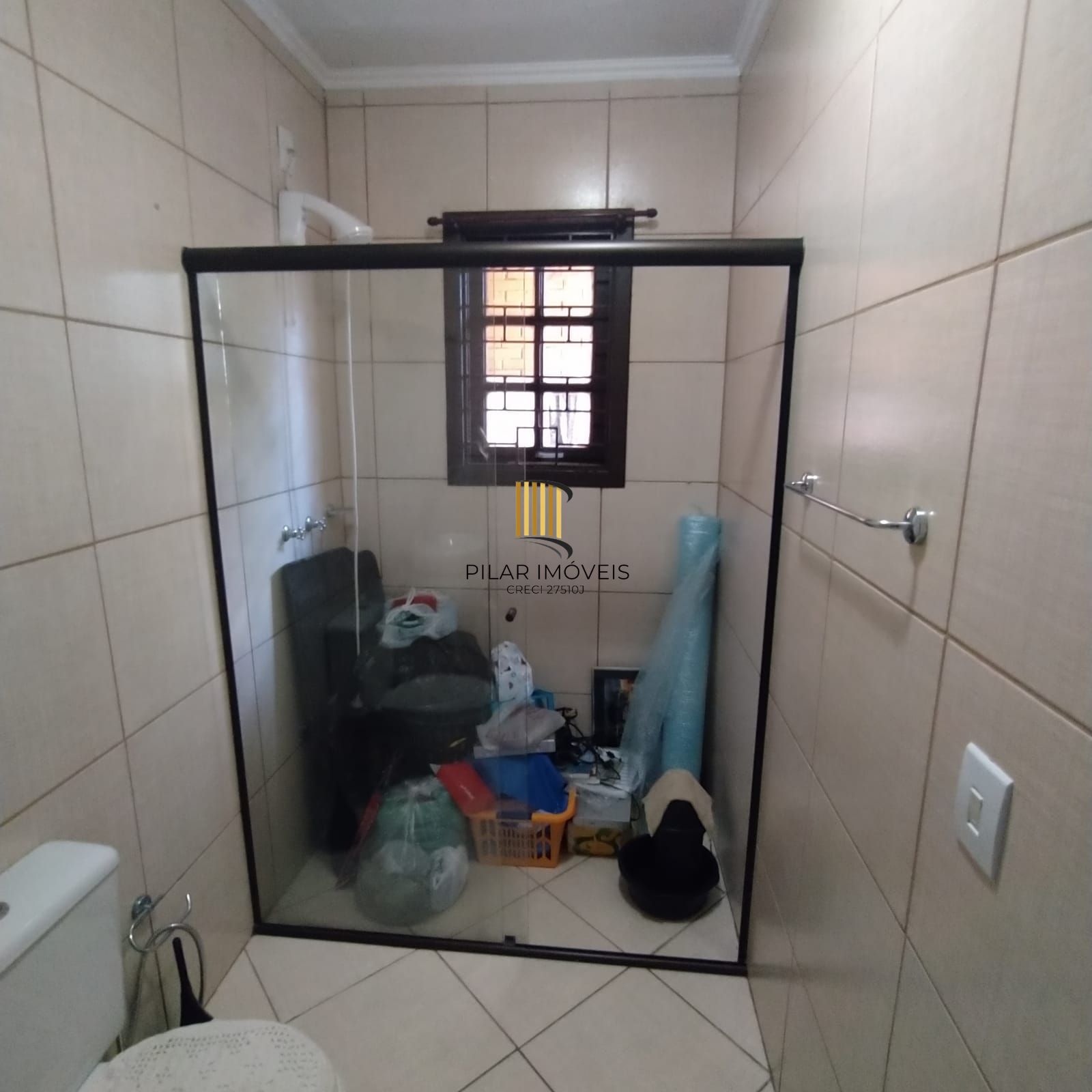 Casa 2 quartos, suíte, cozinha grande, lavanderia, aquecimento a gas, pátio grande