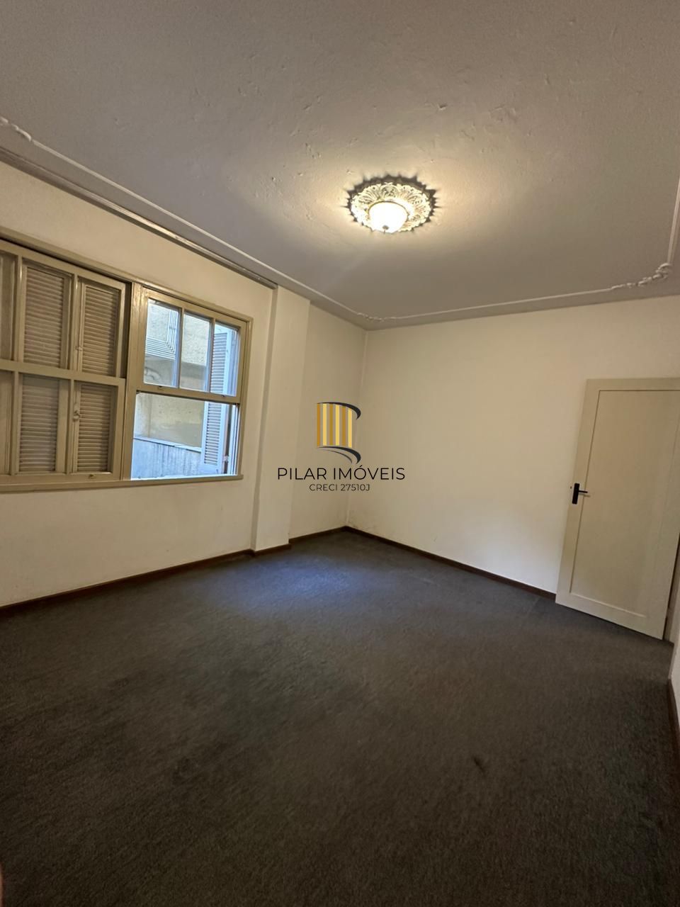 Apartamento 2 dormitórios a venda no Bairro Moinhos de Vento em Porto Alegre RS