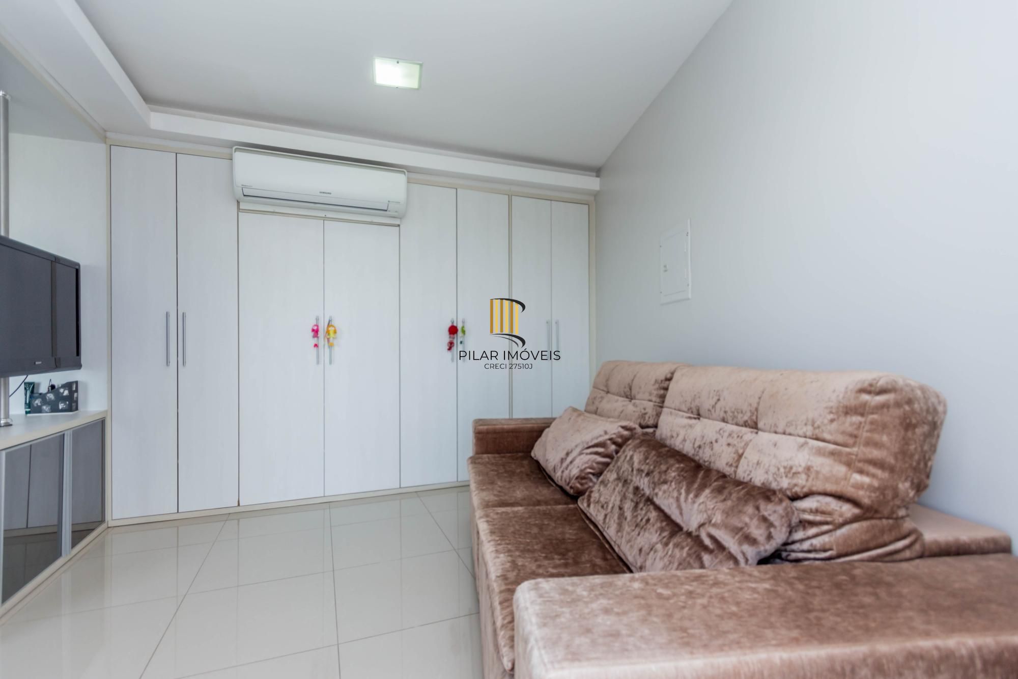 Casa Alto Padrão 3 dormitórios, 2 suítes, 4 banheiros, 4 vagas/box, Bairro Santo Antonio em Porto Alegre RS