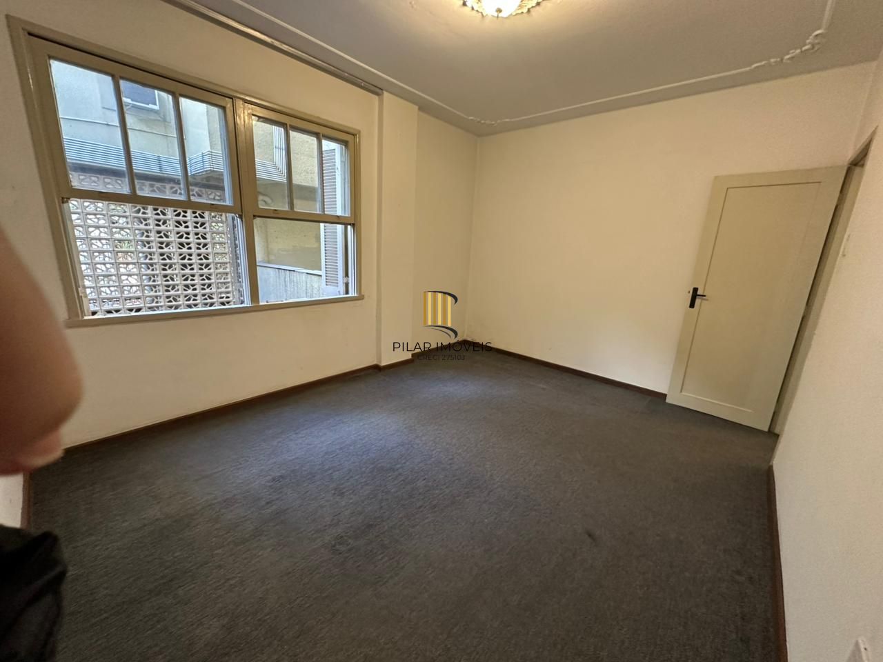 Apartamento 2 dormitórios a venda no Bairro Moinhos de Vento em Porto Alegre RS