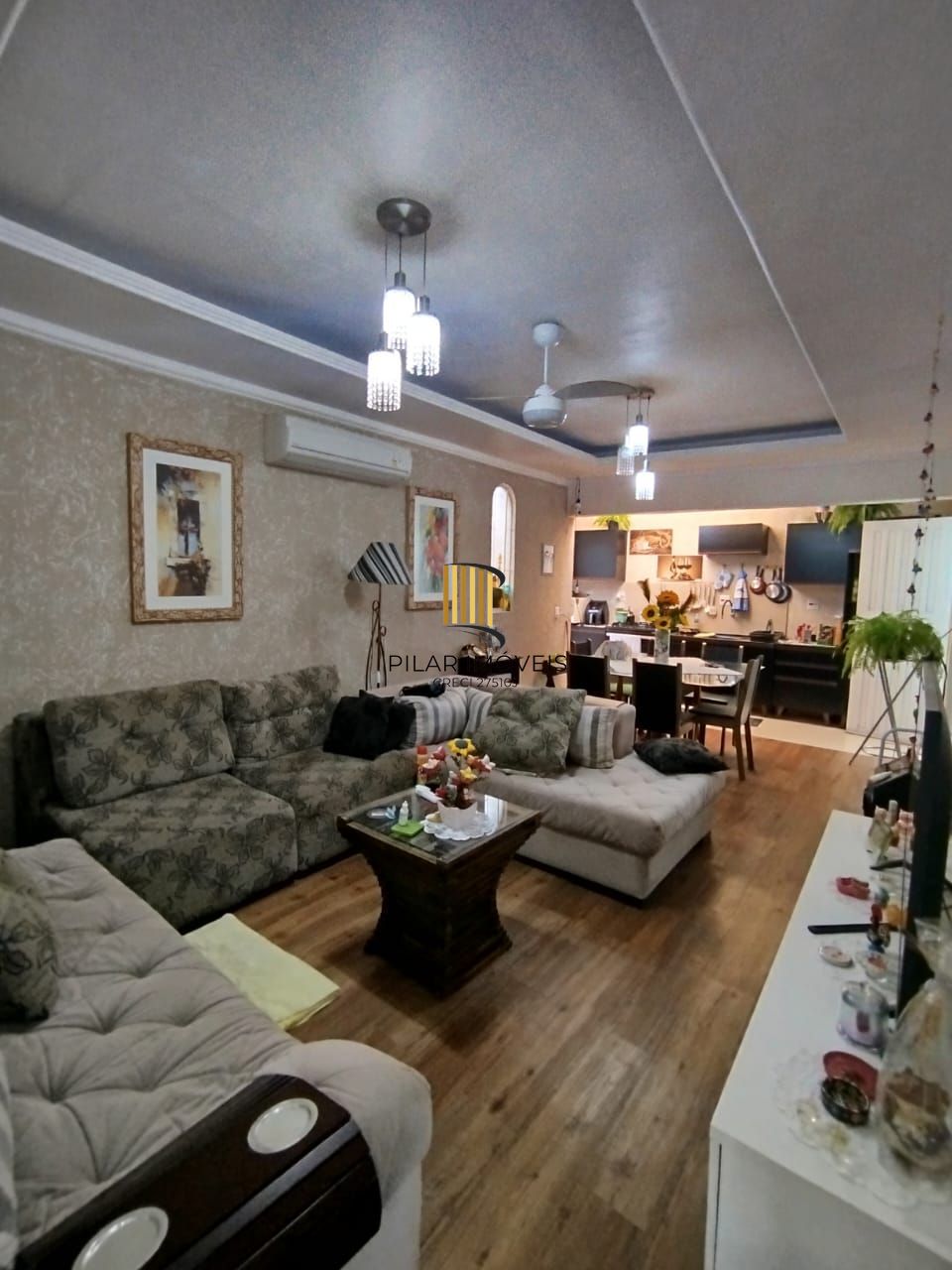 Ótima casa c/3 quartos, suite, 2 vagas e 120m², próximo á Igreja São Jorge