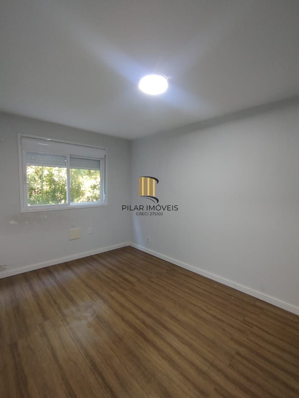 Um pedacinho do interior dentro de Porto Alegre - 2dorm com Pátio Gigante