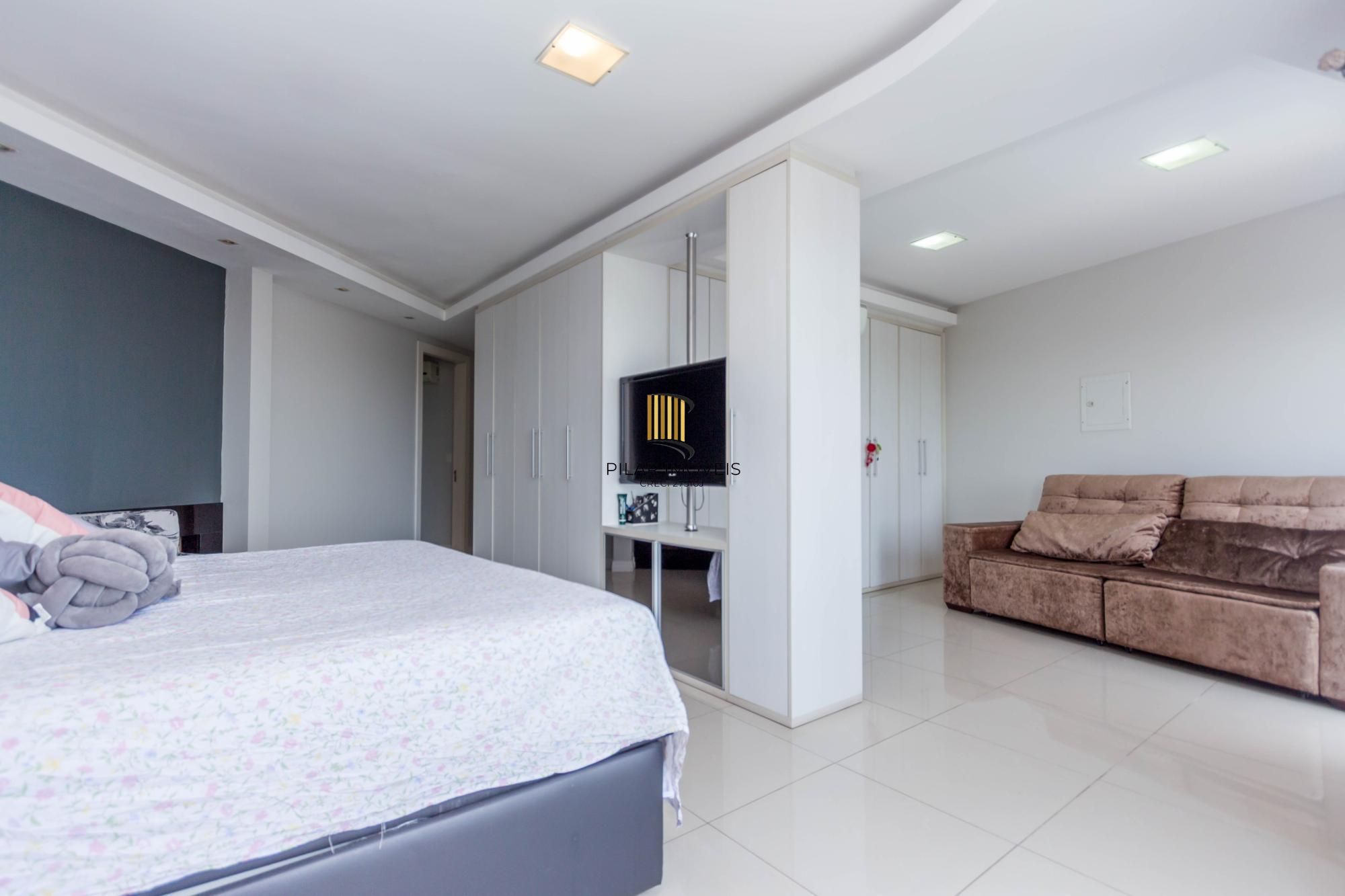 Casa Alto Padrão 3 dormitórios, 2 suítes, 4 banheiros, 4 vagas/box, Bairro Santo Antonio em Porto Alegre RS