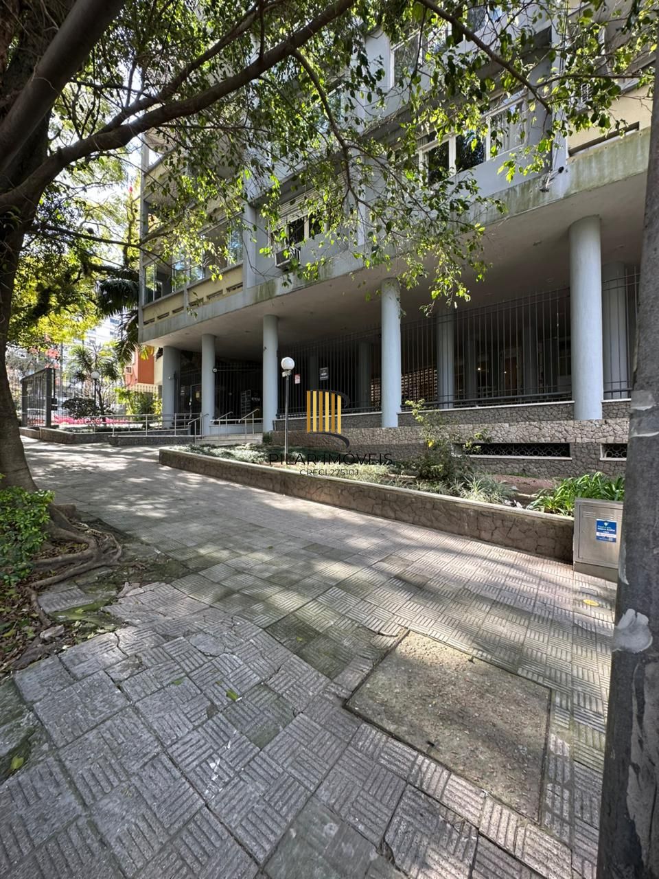 Apartamento 2 dormitórios a venda no Bairro Moinhos de Vento em Porto Alegre RS