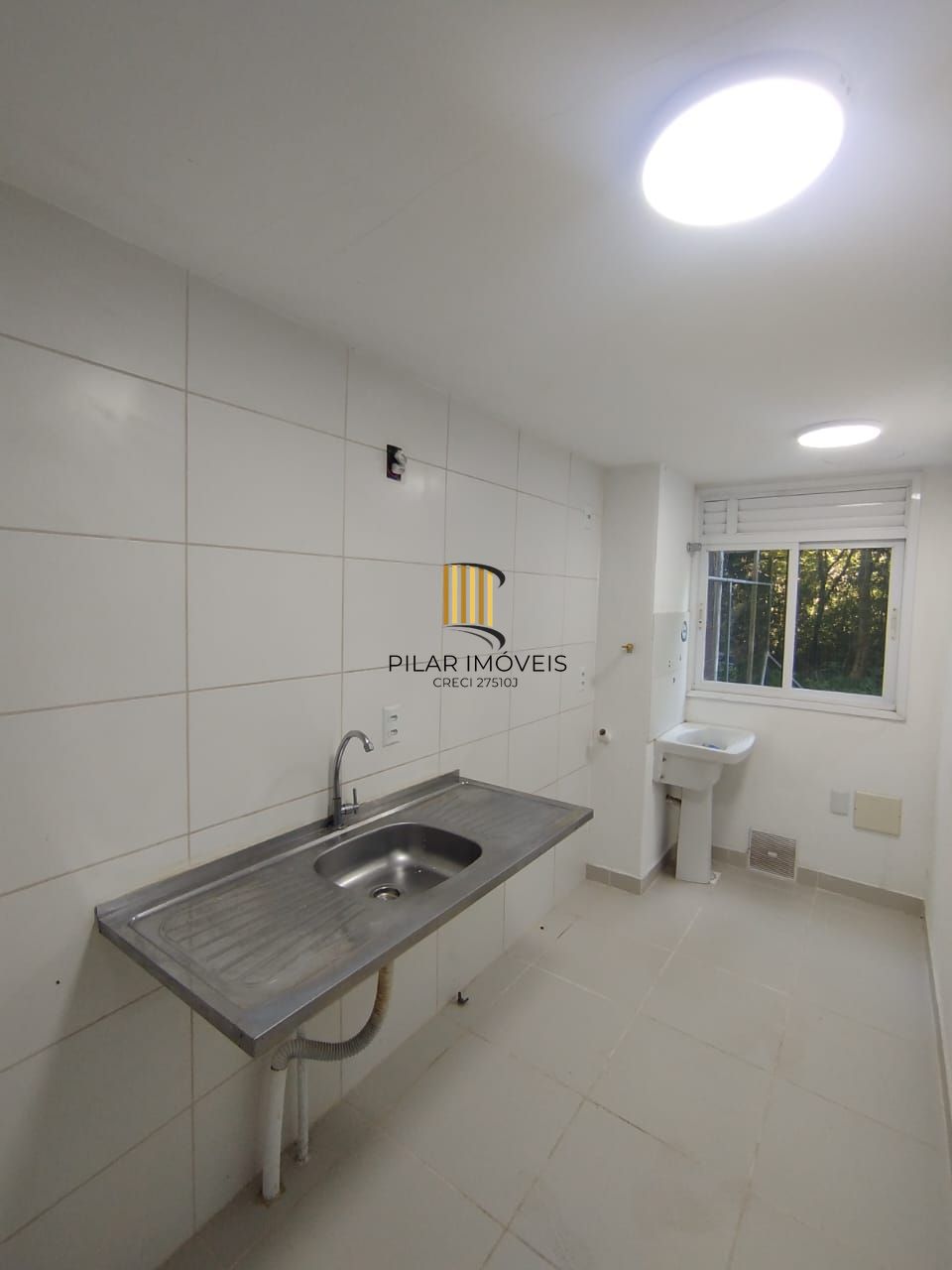 Um pedacinho do interior dentro de Porto Alegre - 2dorm com Pátio Gigante