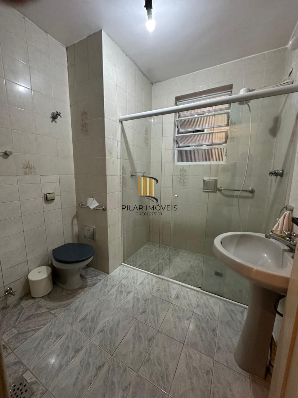 Apartamento 2 dormitórios a venda no Bairro Moinhos de Vento em Porto Alegre RS