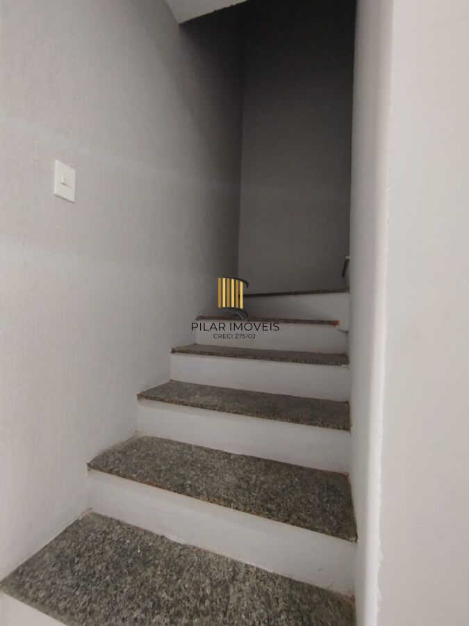 Sobrado triplex com 142m² -  apenas R$ 2.500,00 m² - aceita FGTS/FInanciamento