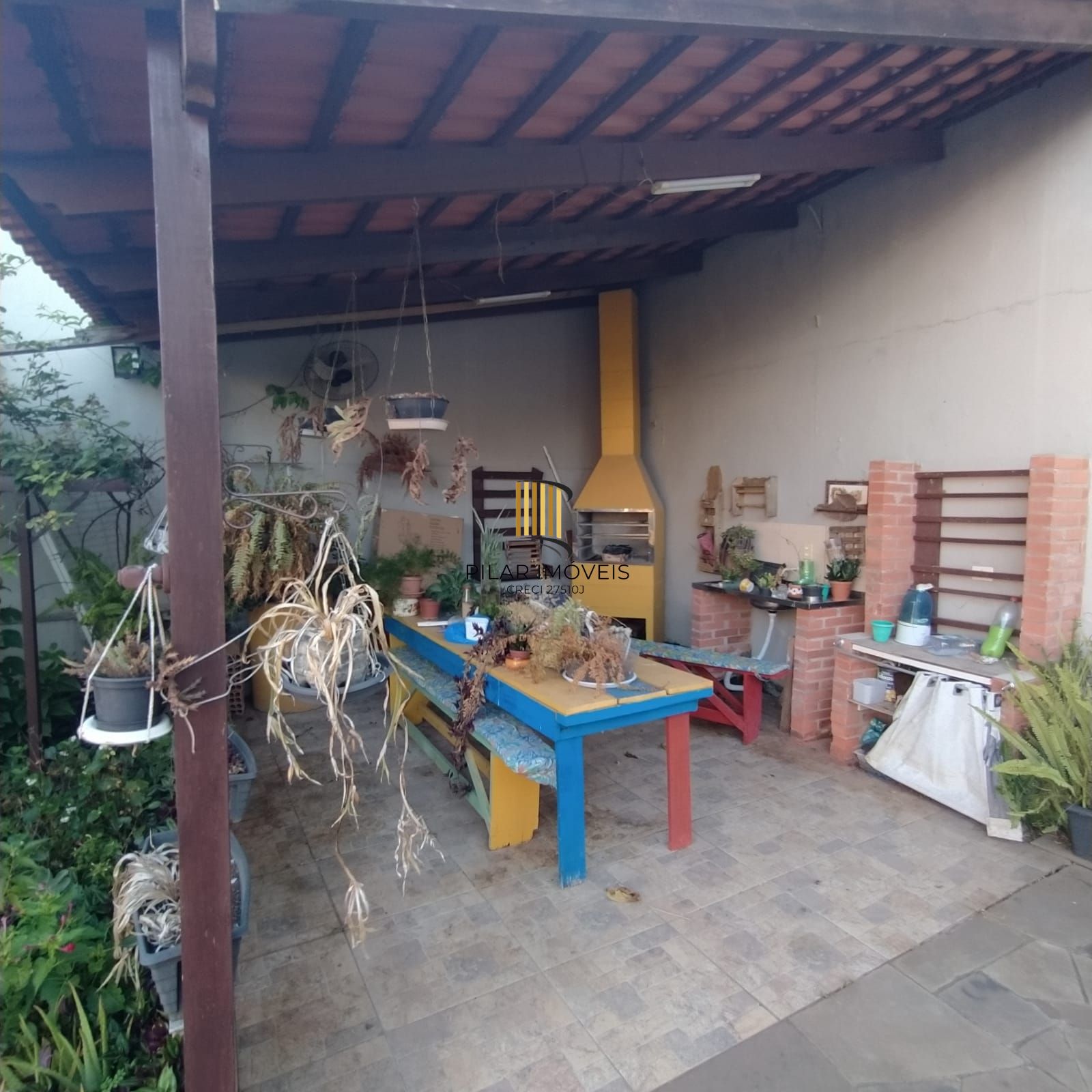 Casa 2 quartos, suíte, cozinha grande, lavanderia, aquecimento a gas, pátio grande