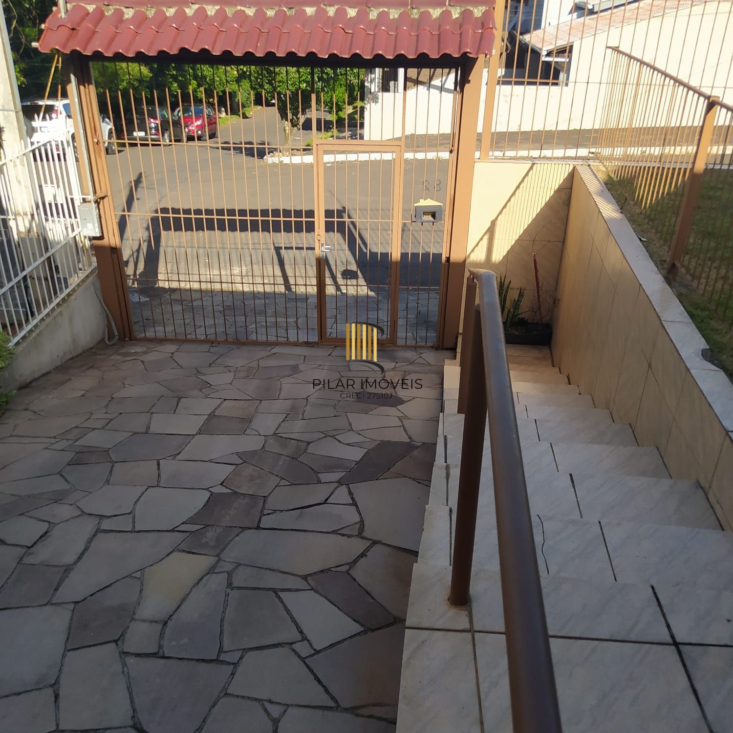 Casa 2 quartos, suíte, cozinha grande, lavanderia, aquecimento a gas, pátio grande