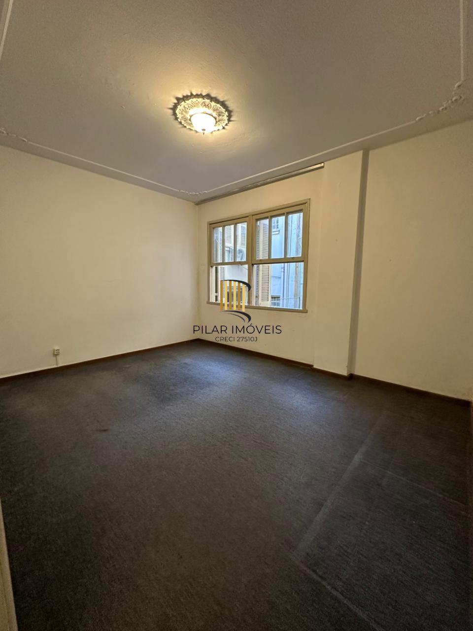 Apartamento 2 dormitórios a venda no Bairro Moinhos de Vento em Porto Alegre RS