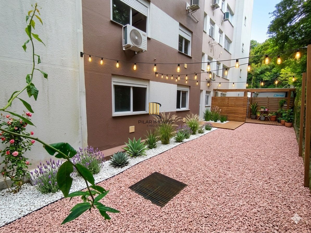 Um pedacinho do interior dentro de Porto Alegre - 2dorm com Pátio Gigante - Pilar Imóveis