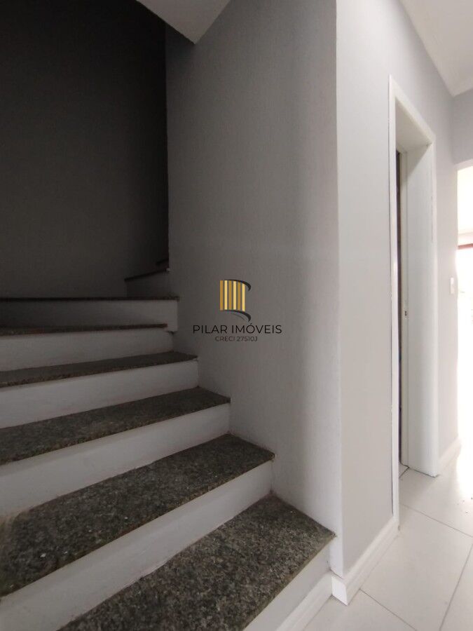 Sobrado triplex com 142m² -  apenas R$ 2.500,00 m² - aceita FGTS/FInanciamento