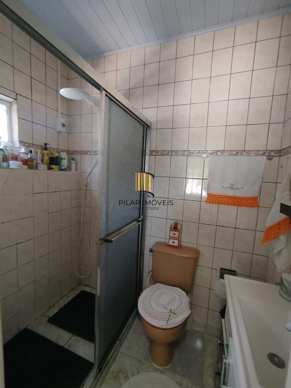 Ótima casa c/3 quartos, suite, 2 vagas e 120m², próximo á Igreja São Jorge