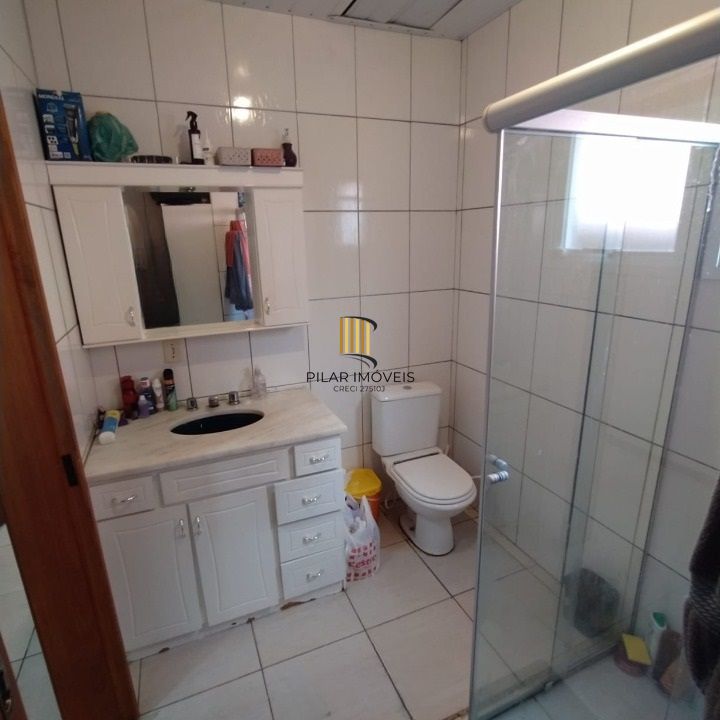 Casa 2 quartos, 2 vagas, portão de correr com motor, pátio, próximo ao Carrefour Viamão.