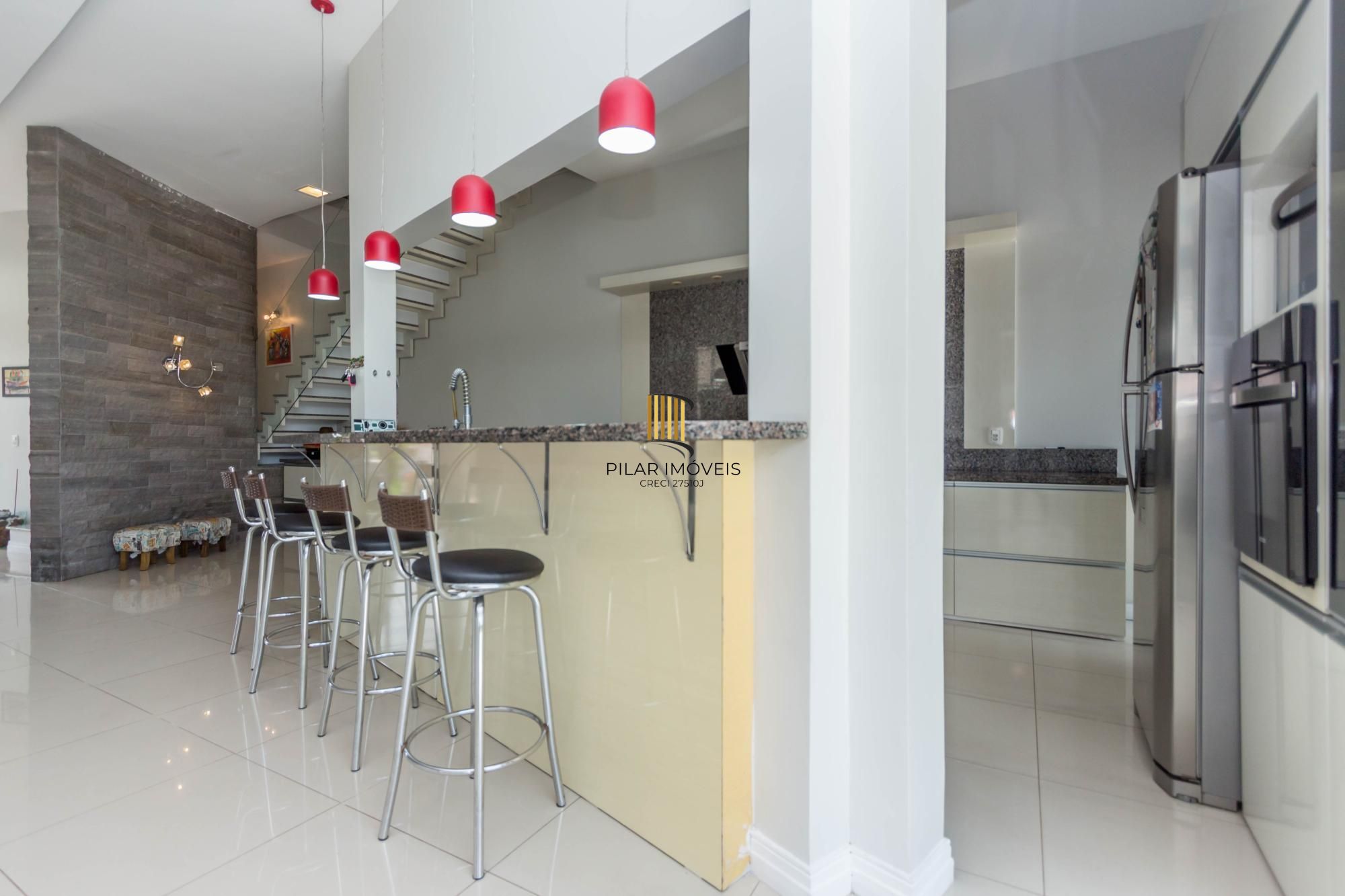 Casa Alto Padrão 3 dormitórios, 2 suítes, 4 banheiros, 4 vagas/box, Bairro Santo Antonio em Porto Alegre RS