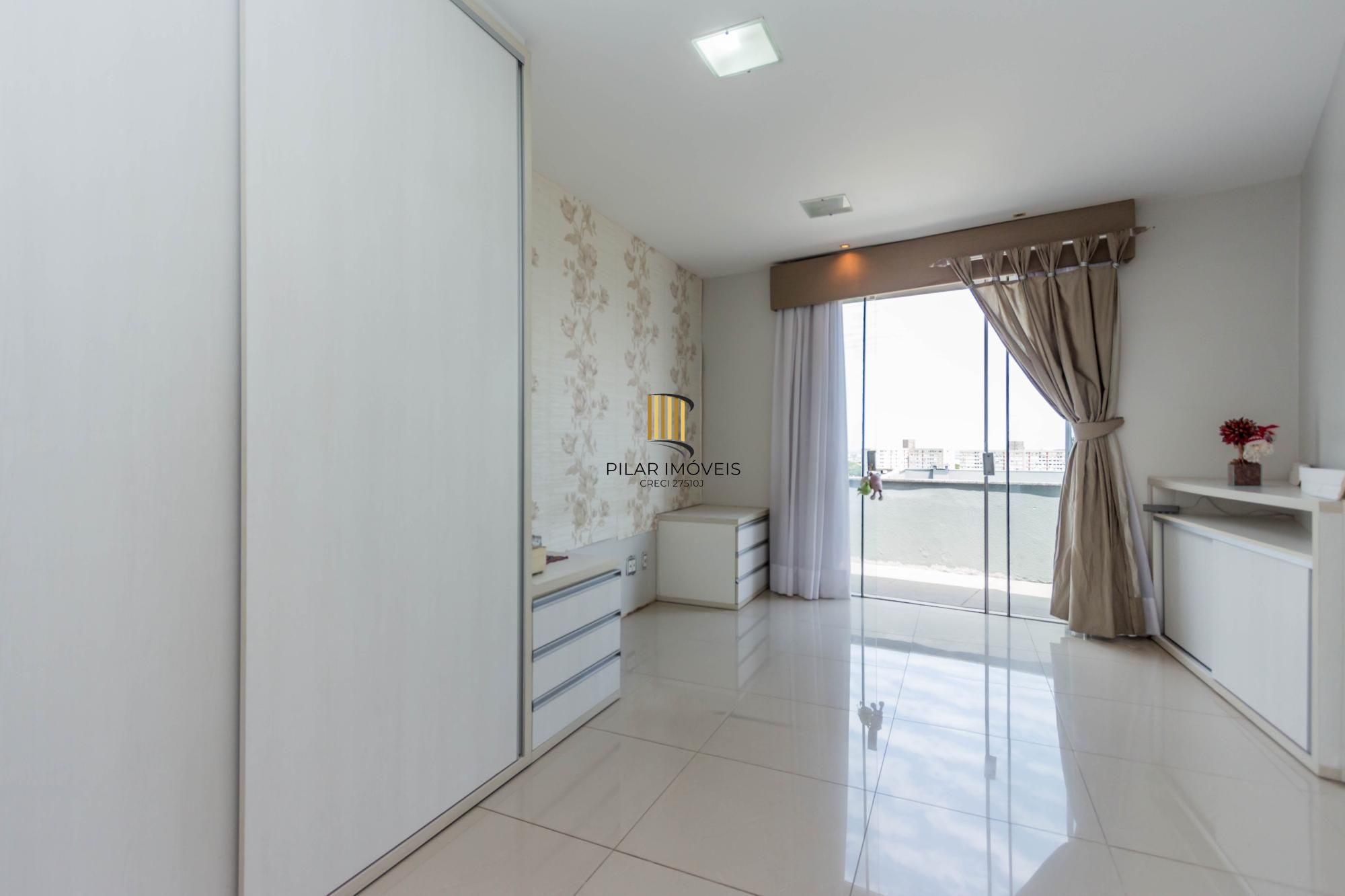 Casa Alto Padrão 3 dormitórios, 2 suítes, 4 banheiros, 4 vagas/box, Bairro Santo Antonio em Porto Alegre RS